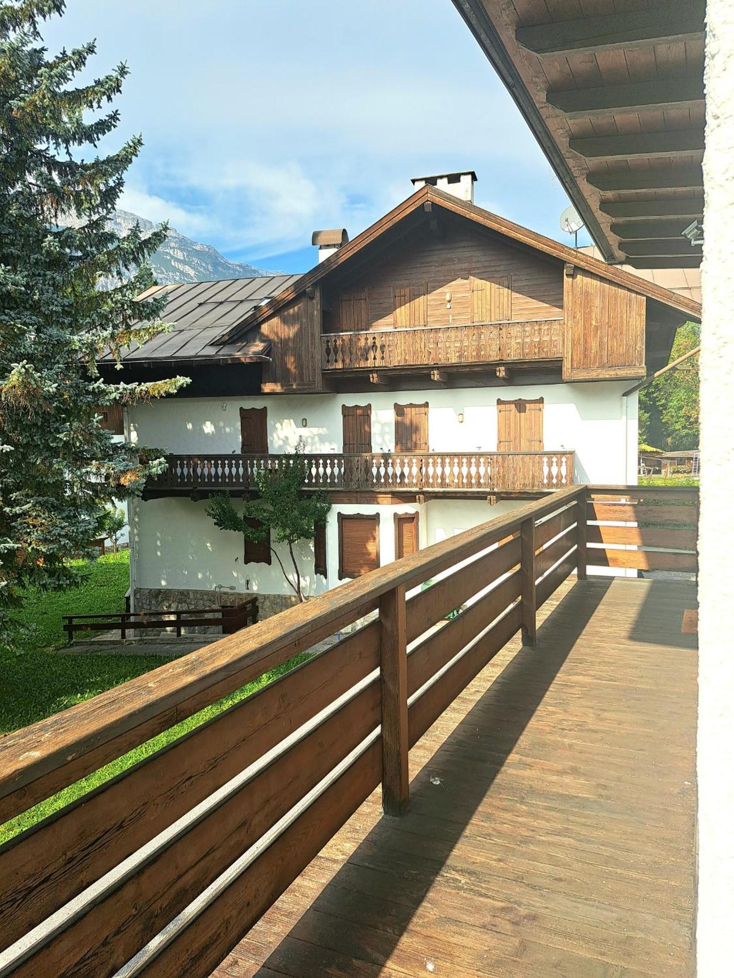 Luminoso Ed Accogliente, Centralissimo Appartamento Indipendente Cortina dʼAmpezzo Exteriör bild