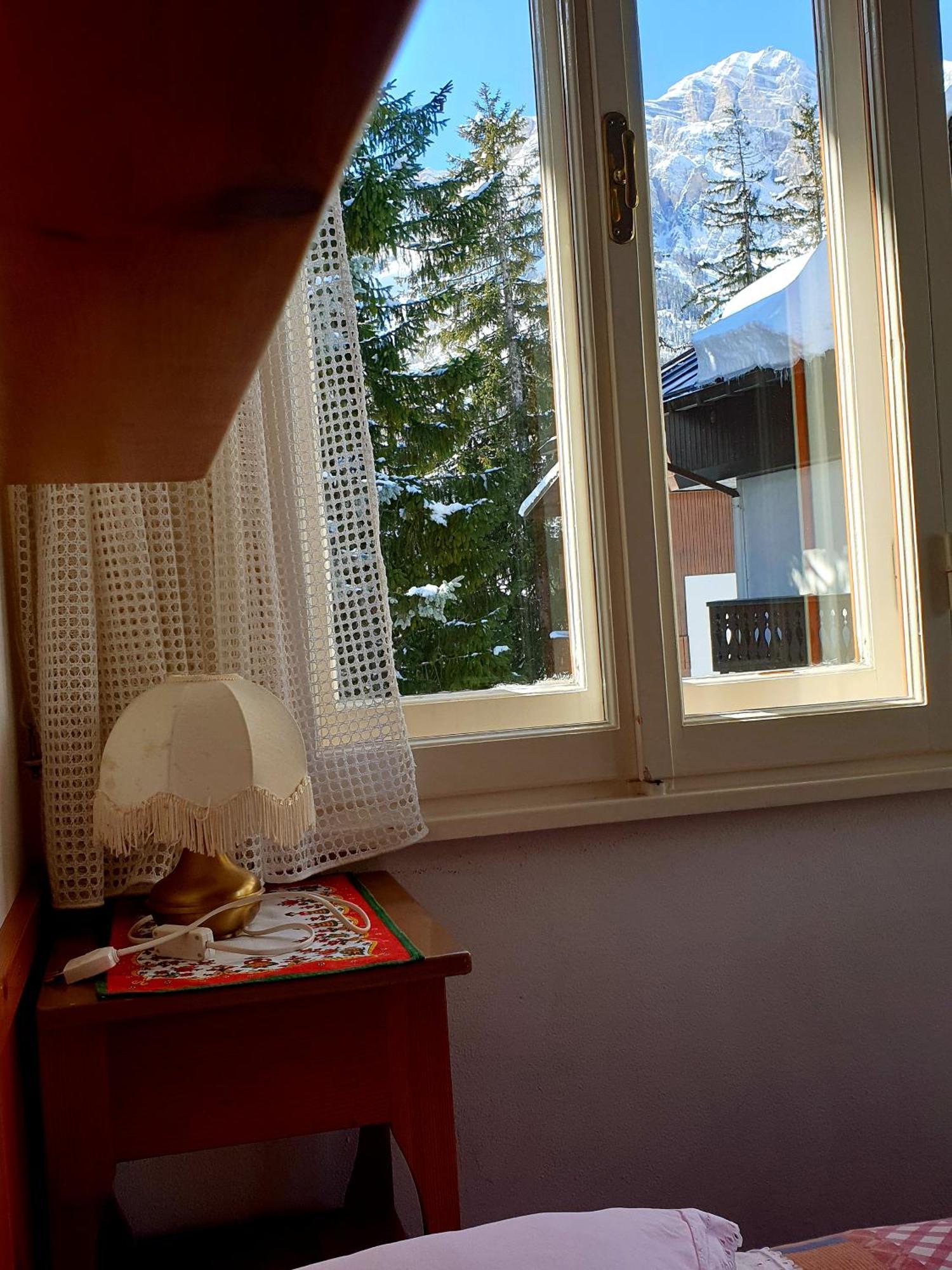 Luminoso Ed Accogliente, Centralissimo Appartamento Indipendente Cortina dʼAmpezzo Exteriör bild